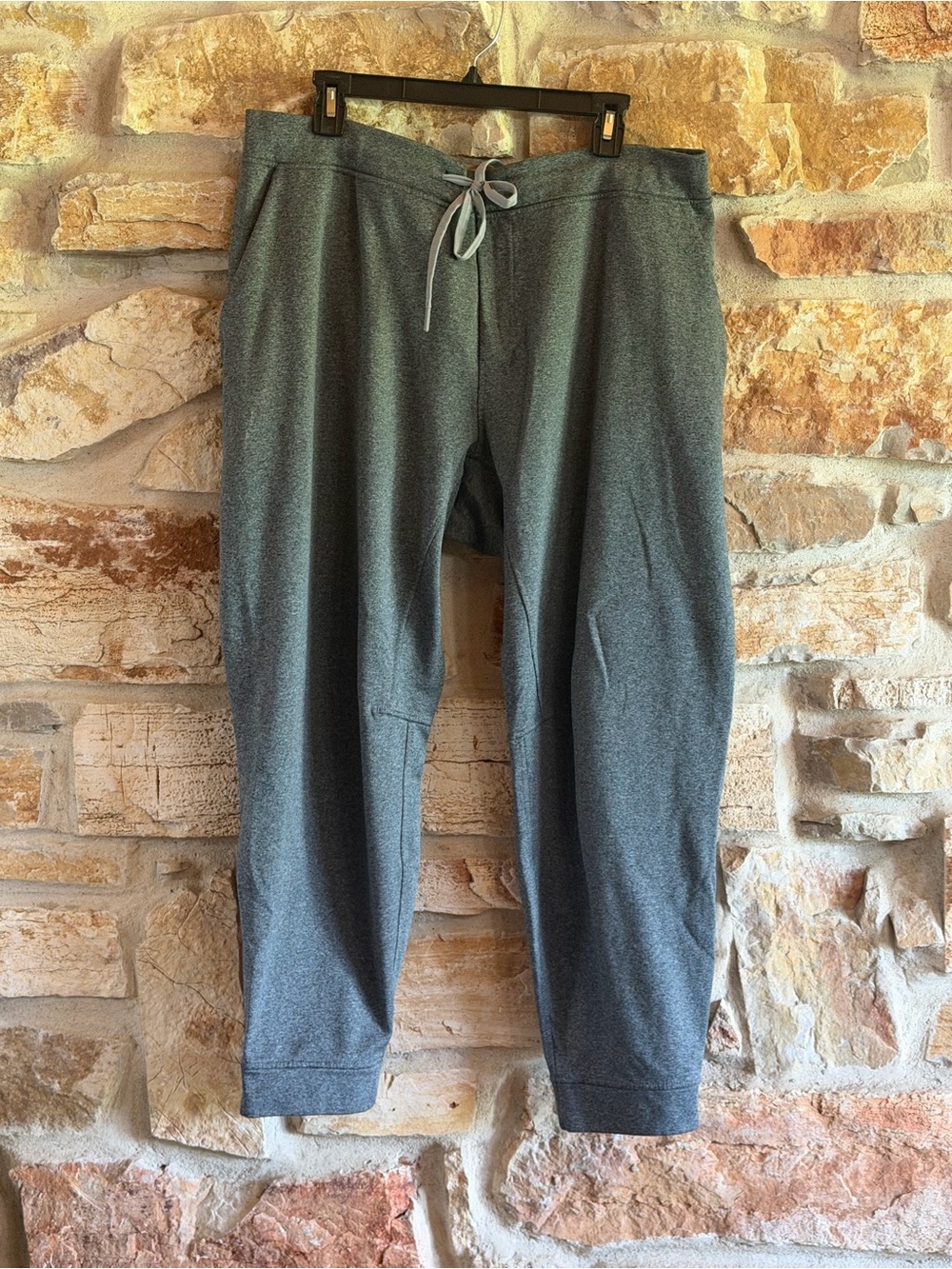 lululemon athletica Men's Dark Heather Gray Drawstring Joggers